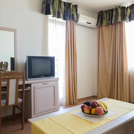 Apartmán Two Bedroom With Balcony *